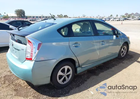 2013 Toyota Prius Two z USA, uszkodzony, nr VIN JTDKN3DUXD1618600